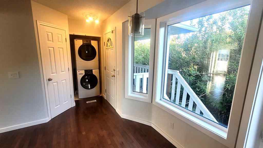 MLS® A2253620 - 215 Killarney Glen Court SW in Killarney/Glengarry Calgary, Residential
