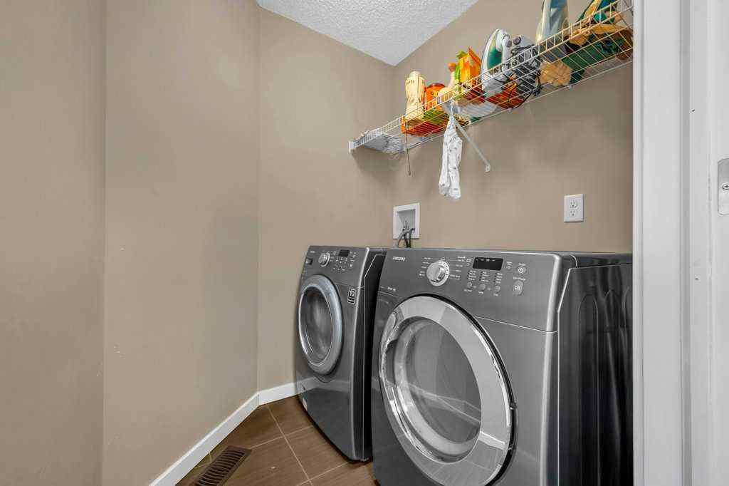 MLS® A2253628 - 1186 Kings Heights Way SE in Kings Heights Airdrie, Residential
