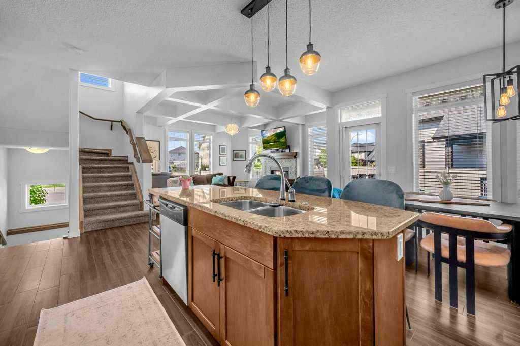 MLS® A2253628 - 1186 Kings Heights Way SE in Kings Heights Airdrie, Residential