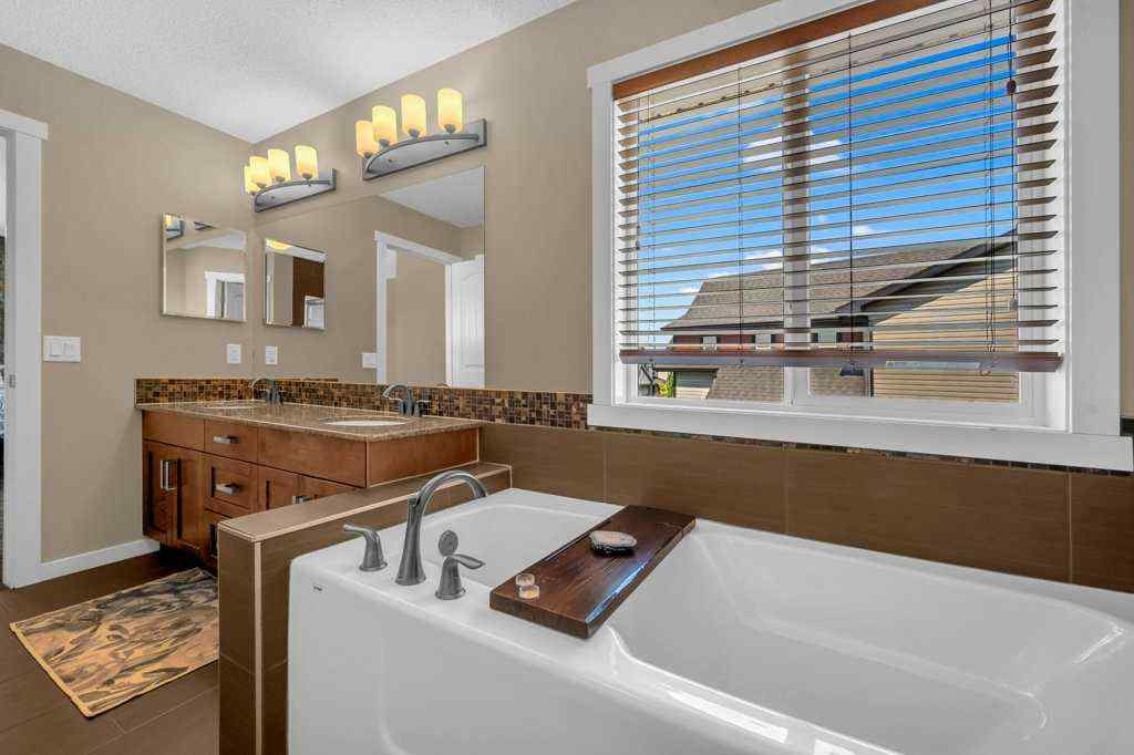 MLS® A2253628 - 1186 Kings Heights Way SE in Kings Heights Airdrie, Residential