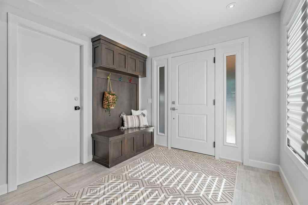 MLS® A2253639 - 5444 Varsity Drive NW in Varsity Calgary, Residential