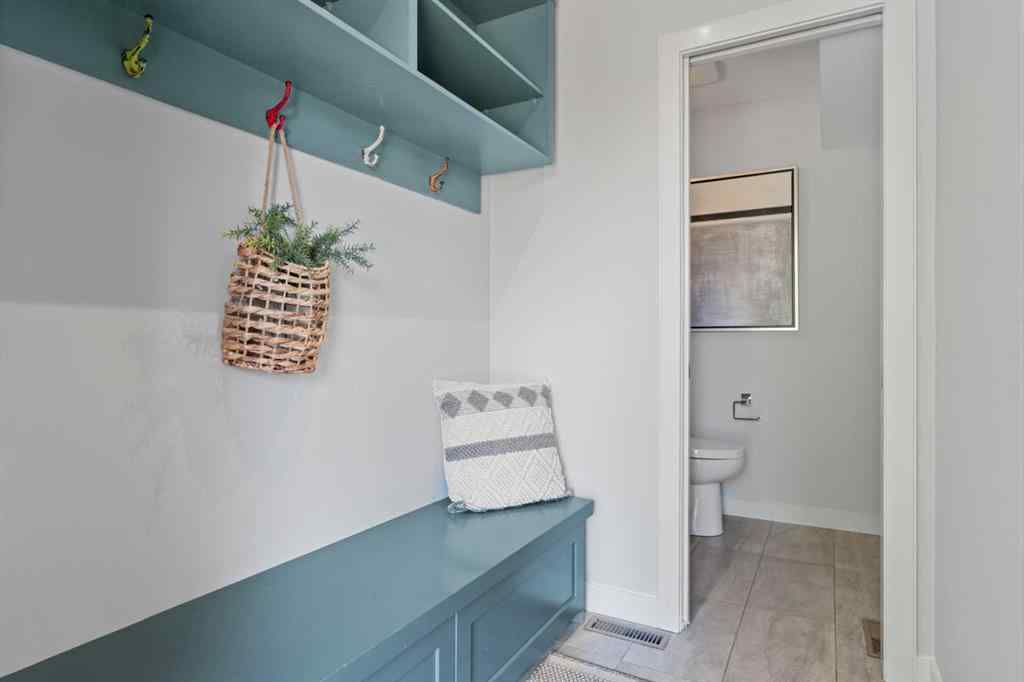 MLS® A2253639 - 5444 Varsity Drive NW in Varsity Calgary, Residential