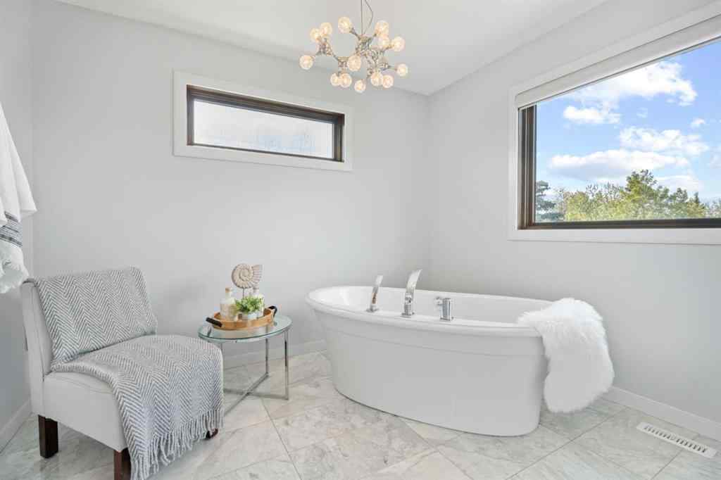 MLS® A2253639 - 5444 Varsity Drive NW in Varsity Calgary, Residential