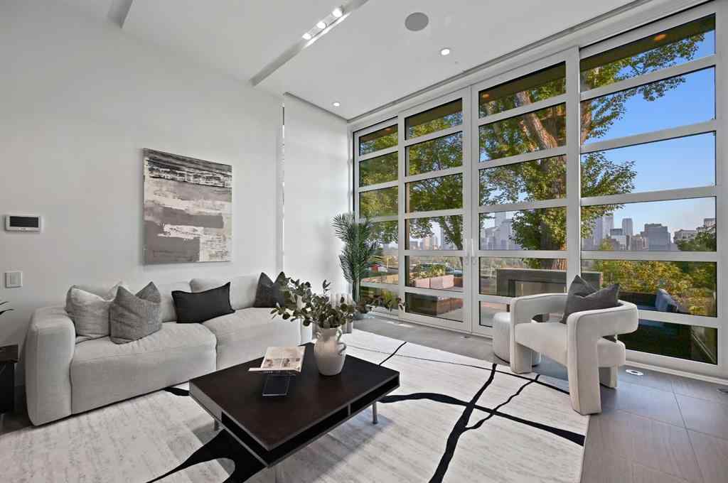 MLS® A2253643 - 530 Crescent Road NW in Rosedale Calgary, Residential