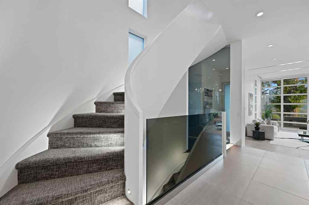 MLS® A2253643 - 530 Crescent Road NW in Rosedale Calgary, Residential