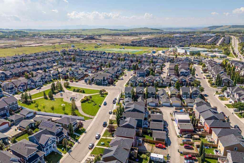 MLS® A2253650 - 512 River Heights Green  in River Song Cochrane, Residential