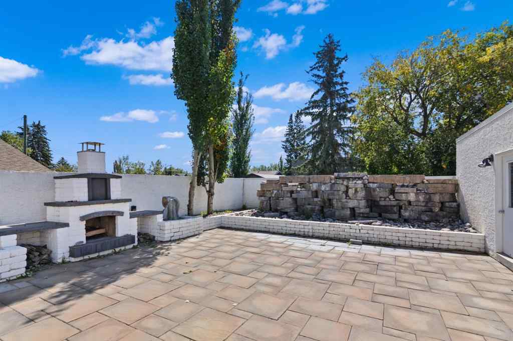 MLS® A2253652 - 20 Windsor Crescent SW in Windsor Park Calgary, Residential