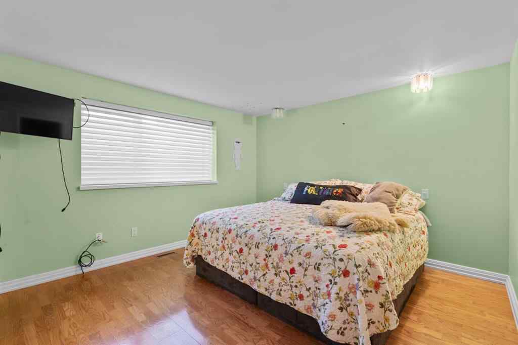 MLS® A2253652 - 20 Windsor Crescent SW in Windsor Park Calgary, Residential