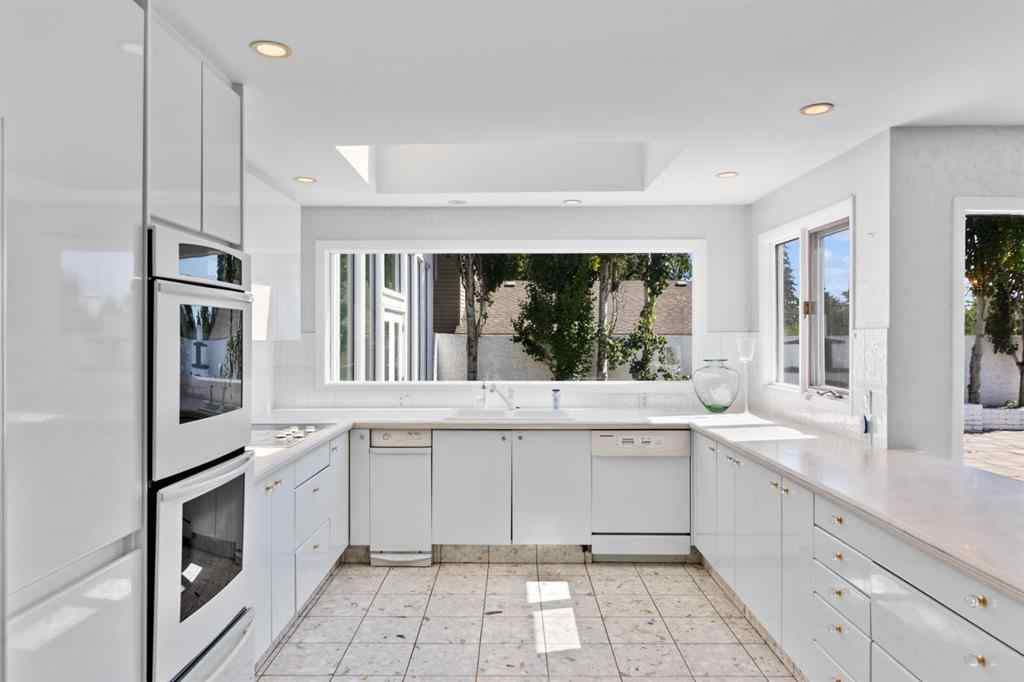 MLS® A2253652 - 20 Windsor Crescent SW in Windsor Park Calgary, Residential