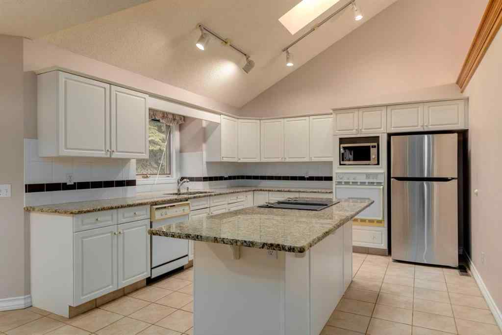 MLS® A2253661 - 10274 Hamptons Boulevard NW in Hamptons Calgary, Residential