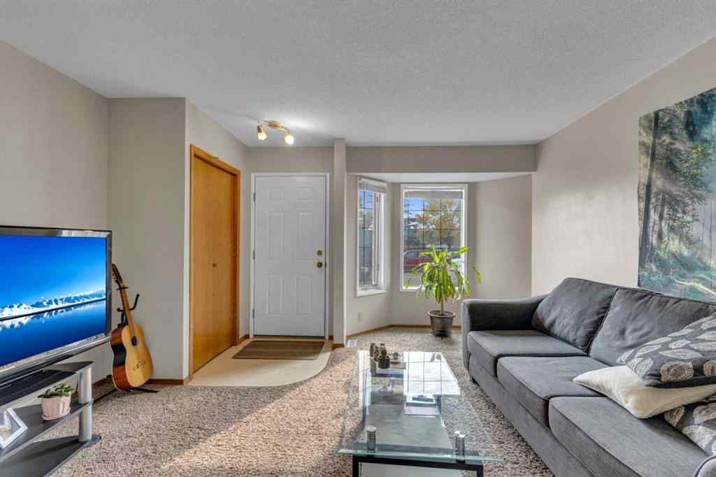 MLS® A2253663 - 5428 45 Street  in Downtown Lacombe Lacombe, Residential