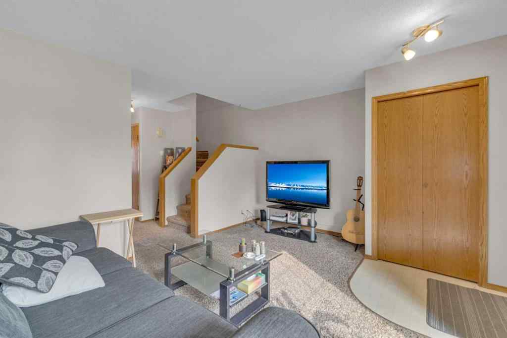 MLS® A2253663 - 5428 45 Street  in Downtown Lacombe Lacombe, Residential