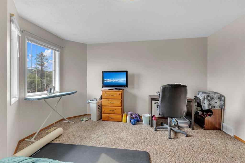 MLS® A2253663 - 5428 45 Street  in Downtown Lacombe Lacombe, Residential