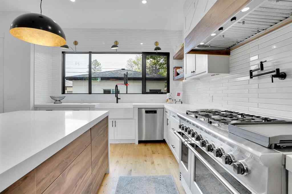 MLS® A2253669 - 1414 3 Street NW in Crescent Heights Calgary, Residential