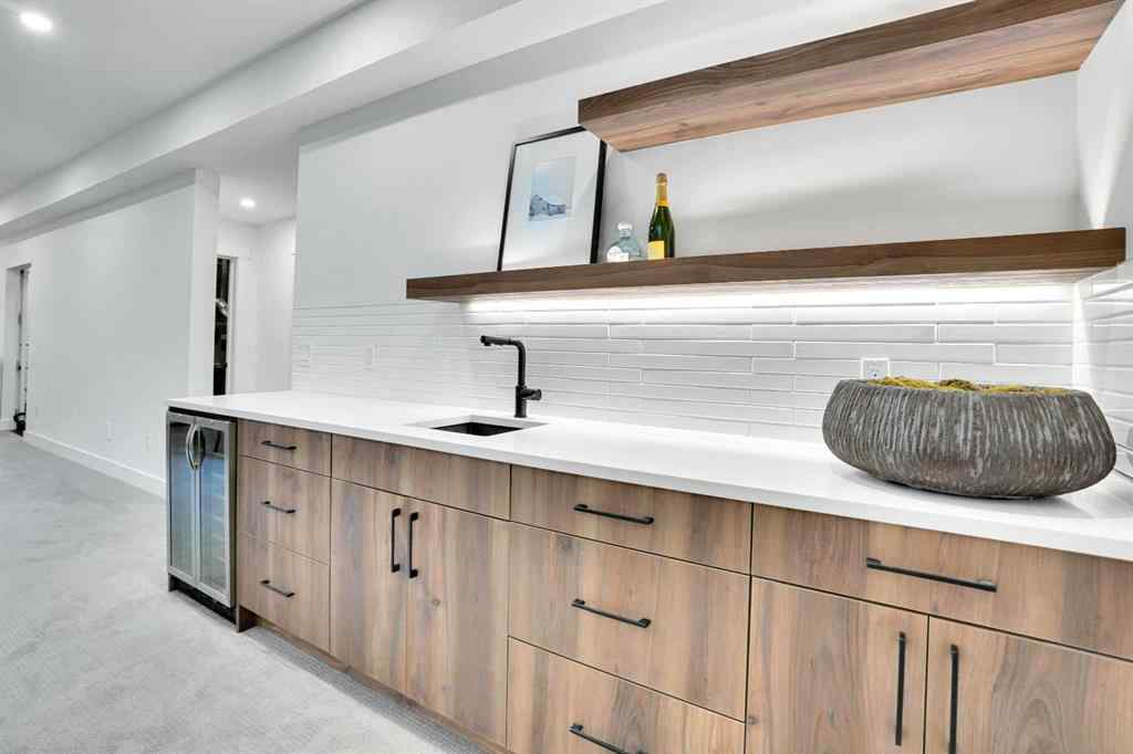 MLS® A2253669 - 1414 3 Street NW in Crescent Heights Calgary, Residential