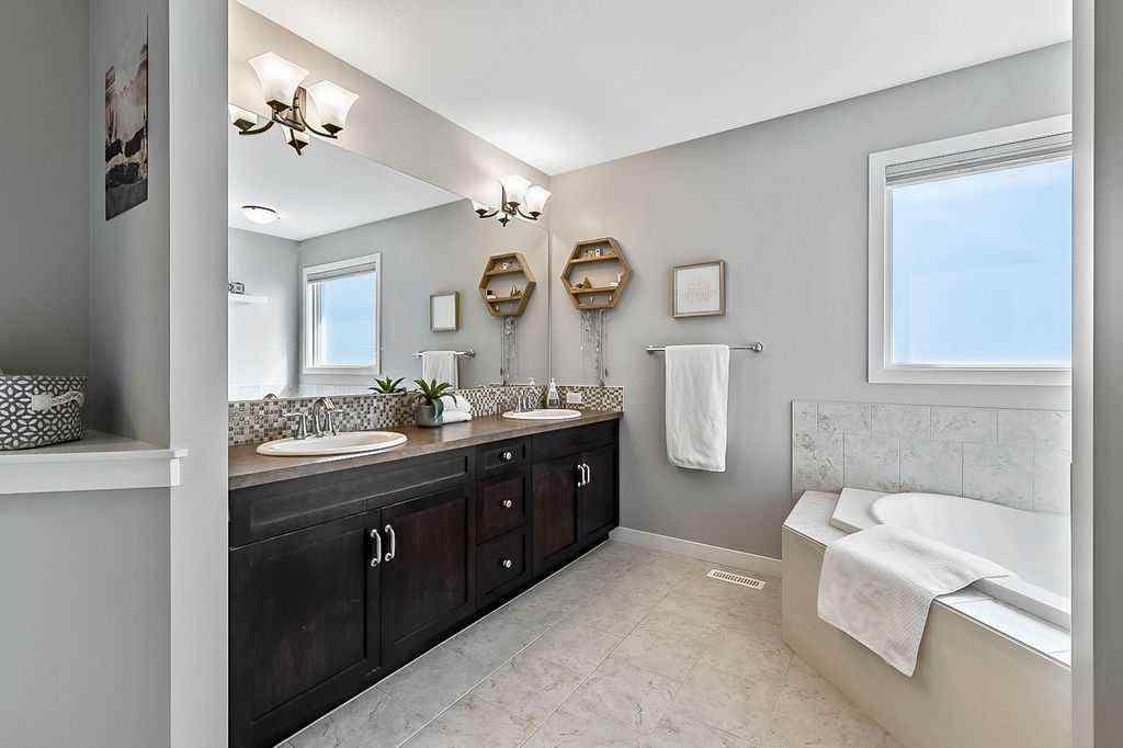 MLS® A2253671 - 120 Westland View  in Westridge Okotoks, Residential