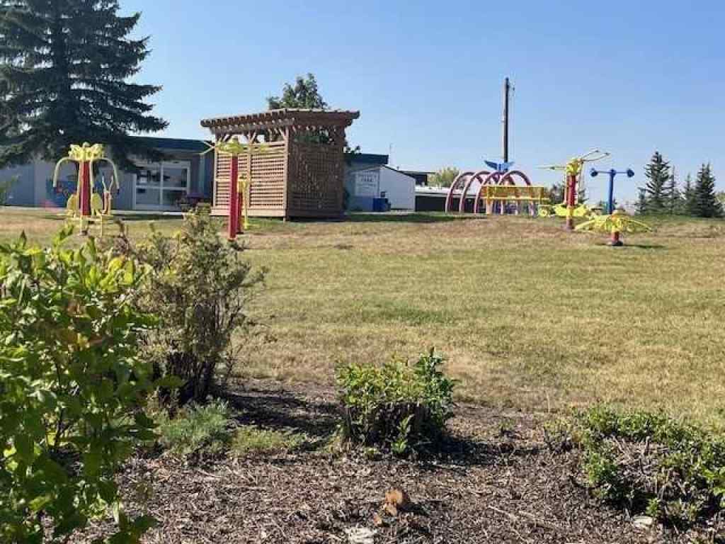 MLS® A2253676 - 420 Main Street NW in NONE Trochu, Residential