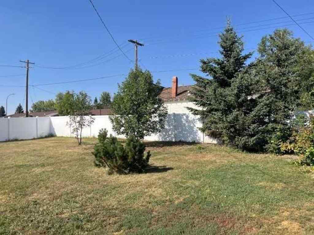 MLS® A2253676 - 420 Main Street NW in NONE Trochu, Residential