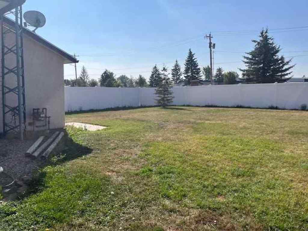 MLS® A2253676 - 420 Main Street NW in NONE Trochu, Residential
