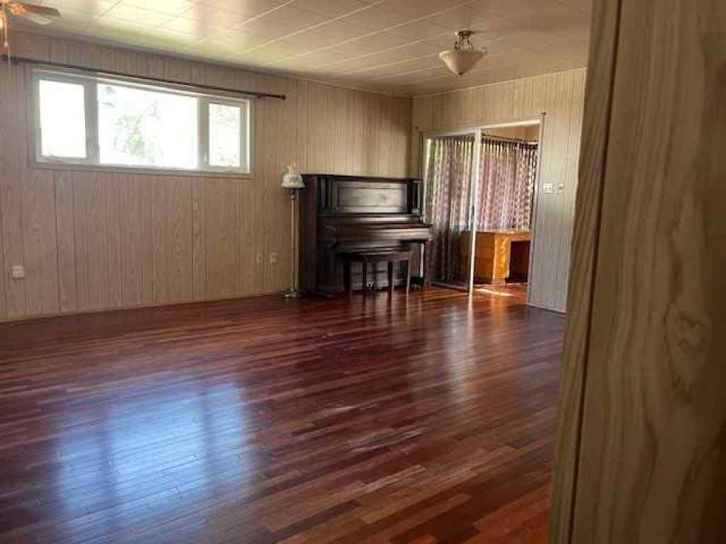 MLS® A2253676 - 420 Main Street NW in NONE Trochu, Residential