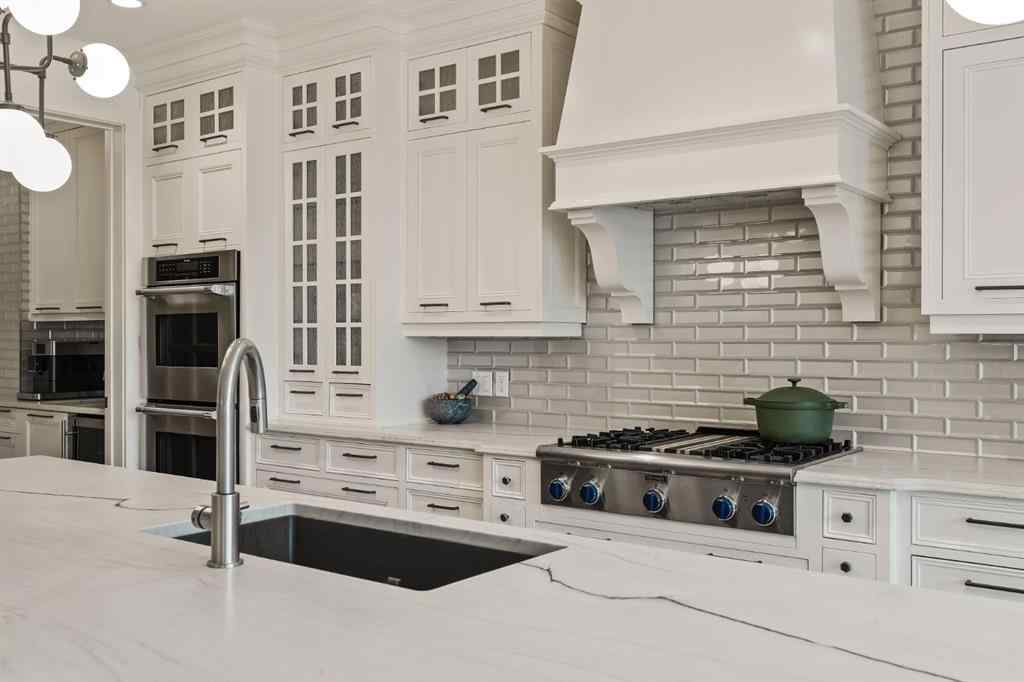 MLS® A2253679 - 3025 3 Street SW in Roxboro Calgary, Residential