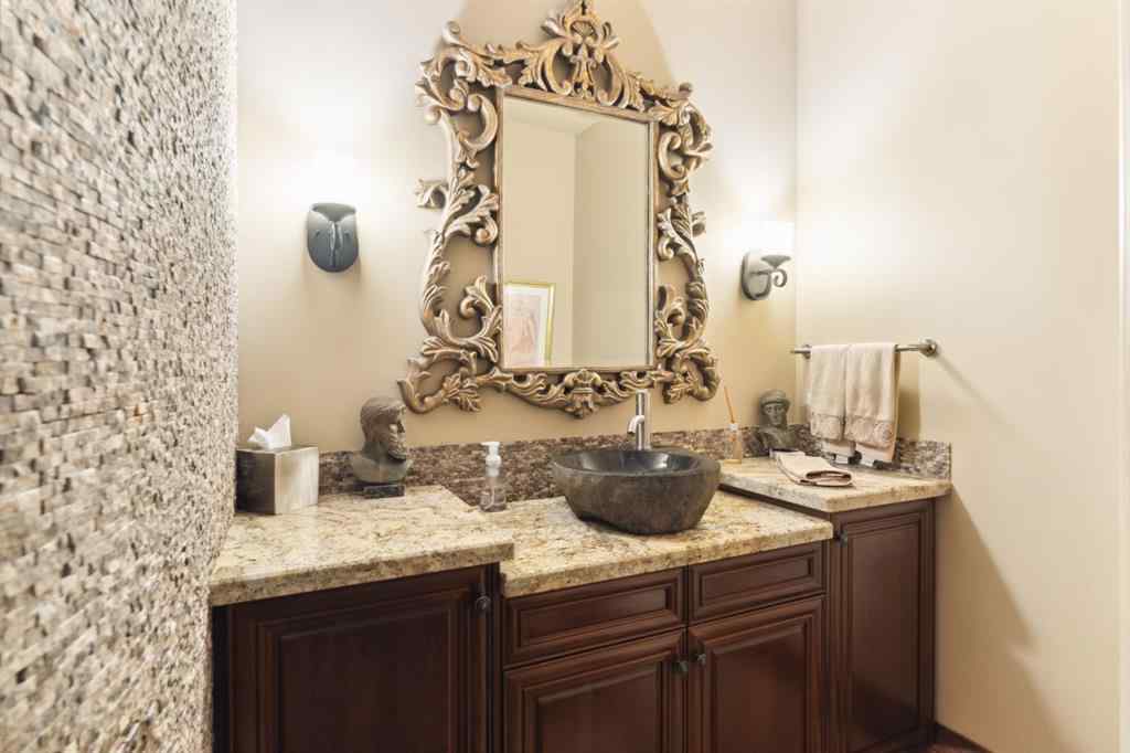 MLS® A2253691 - 2248 9 Avenue SE in Inglewood Calgary, Residential