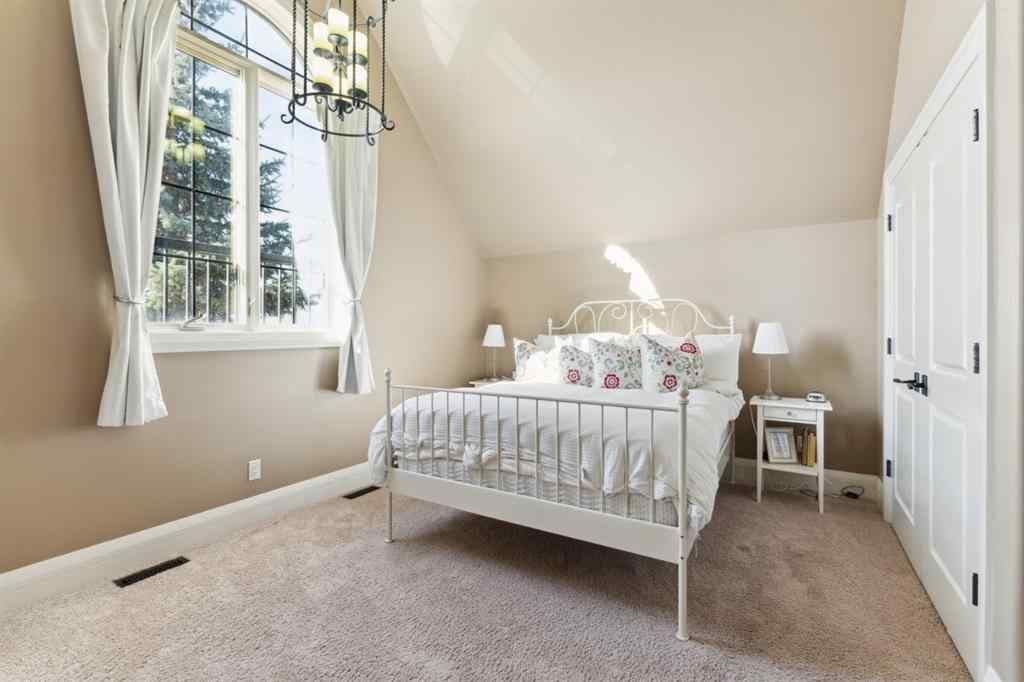 MLS® A2253691 - 2248 9 Avenue SE in Inglewood Calgary, Residential