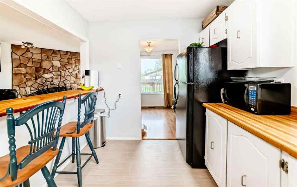 MLS® A2253693 - 7825A 33 Avenue NW in Bowness Calgary, Residential