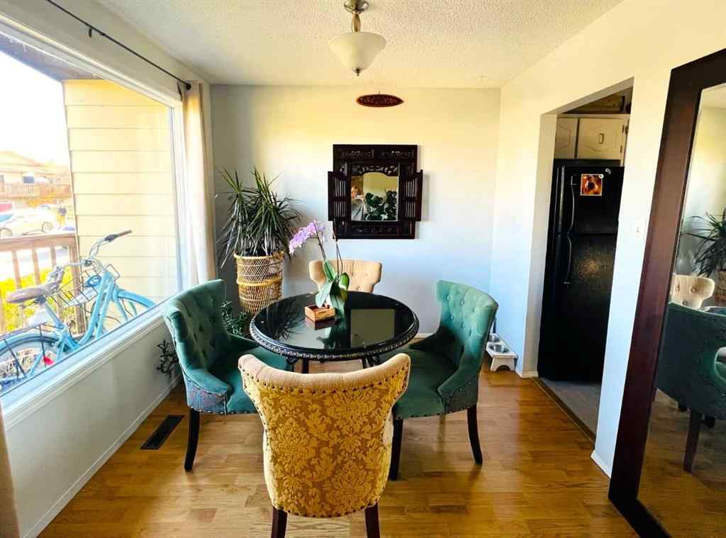 MLS® A2253693 - 7825A 33 Avenue NW in Bowness Calgary, Residential