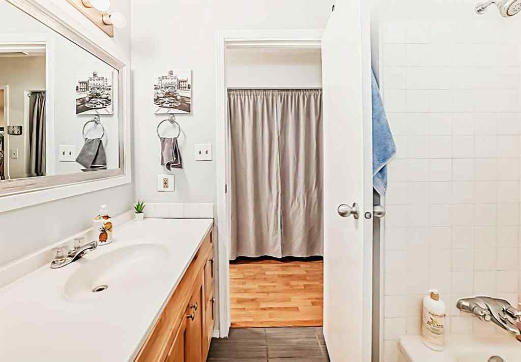 MLS® A2253693 - 7825A 33 Avenue NW in Bowness Calgary, Residential