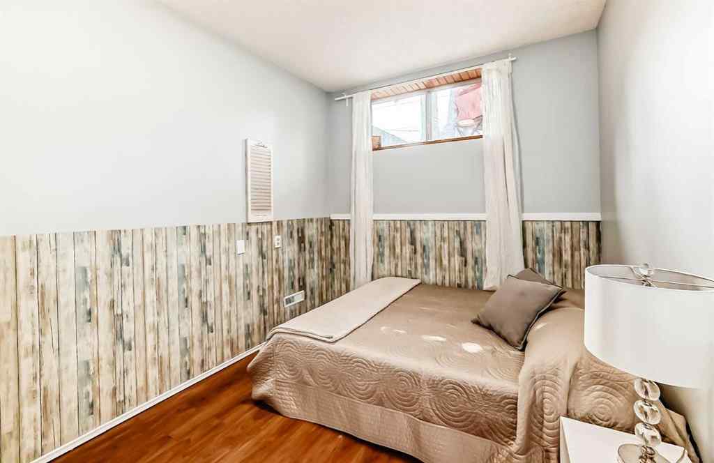 MLS® A2253693 - 7825A 33 Avenue NW in Bowness Calgary, Residential