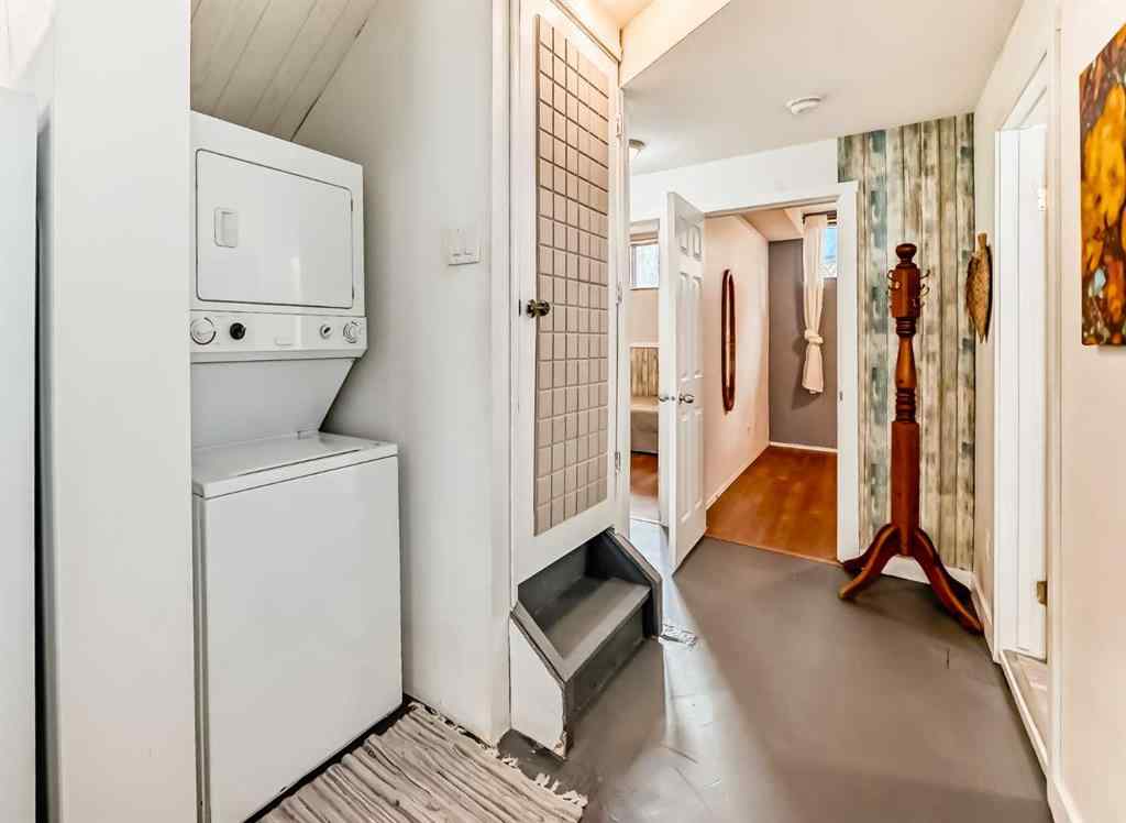 MLS® A2253693 - 7825A 33 Avenue NW in Bowness Calgary, Residential