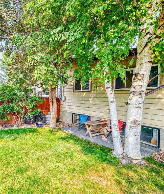 MLS® A2253693 - 7825A 33 Avenue NW in Bowness Calgary, Residential