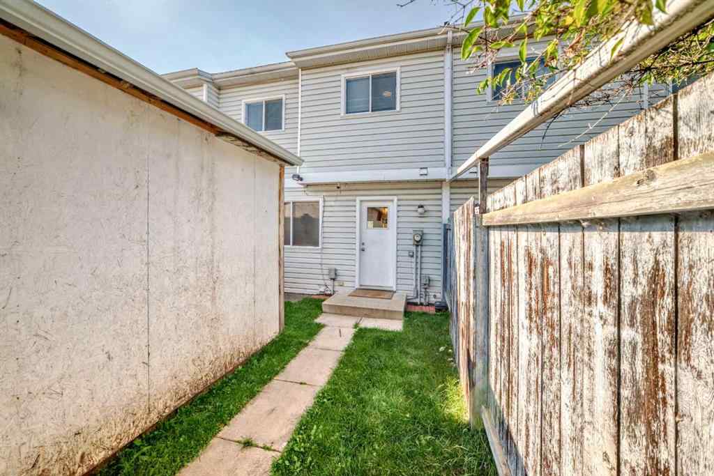 MLS® A2253696 - 41 Edis Close  in Eastview Estates Red Deer, Residential