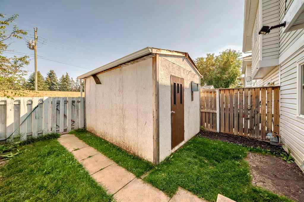 MLS® A2253696 - 41 Edis Close  in Eastview Estates Red Deer, Residential