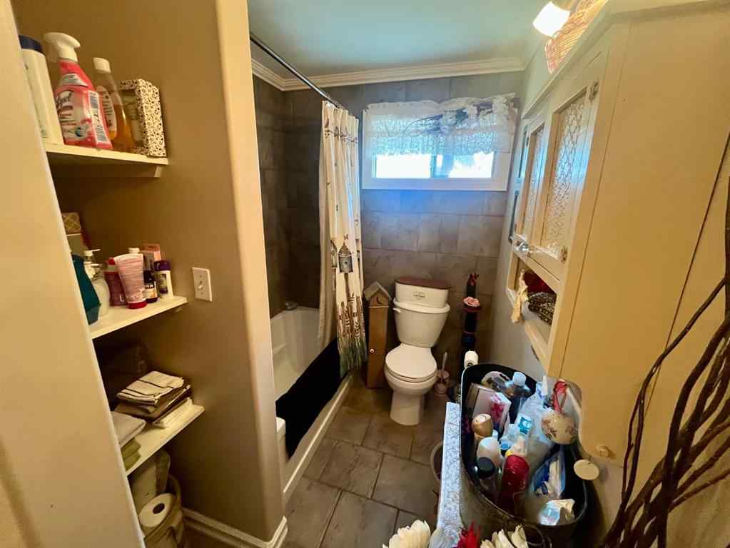 MLS® A2253704 - 565 Mountain Street  in Mountain View Hinton, Residential