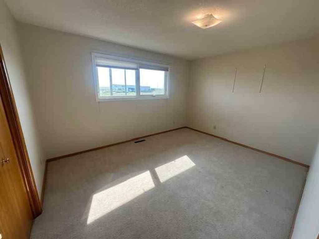 MLS® A2253707 - 212 5 Avenue SE in NONE Youngstown, Residential