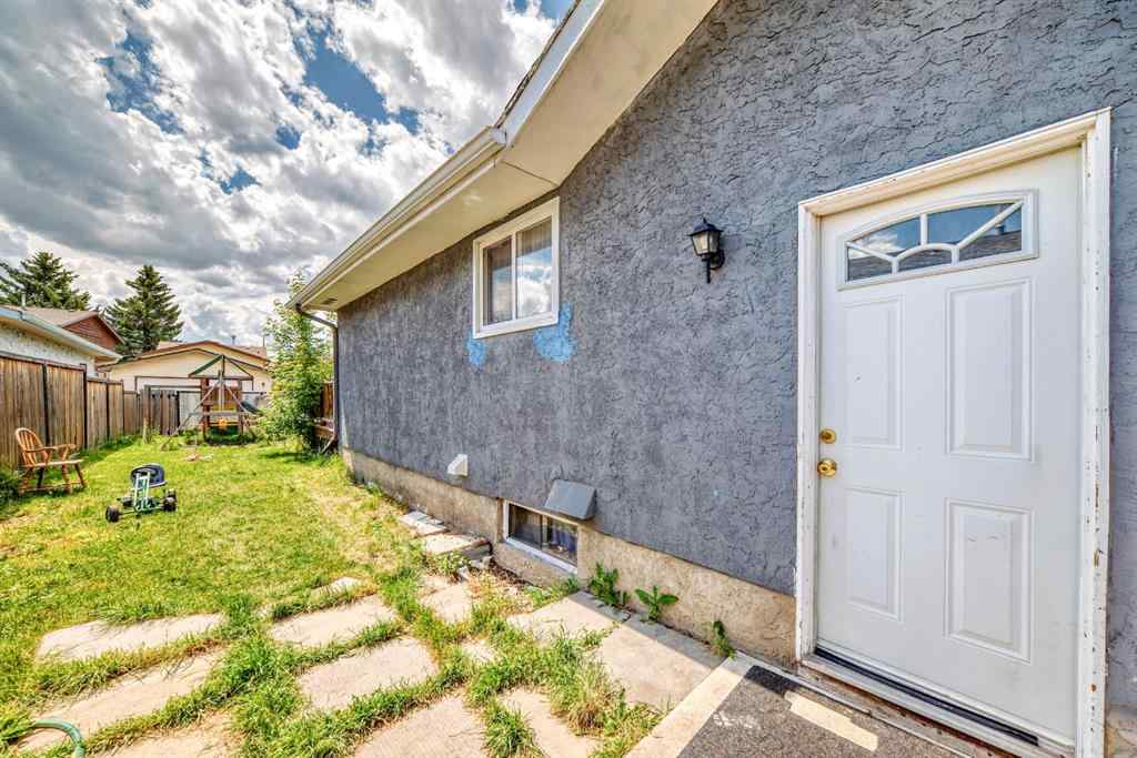 MLS® A2253709 - 6907 4 Avenue NE in Abbeydale Calgary, Residential