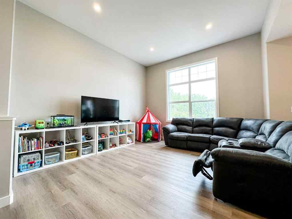 MLS® A2253716 - 4438 Van Eaton Way  in NONE Clive, Residential