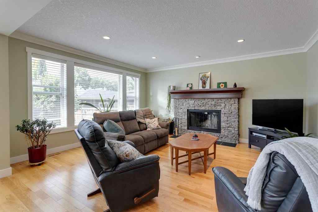 MLS® A2253717 - 417 29 Avenue NW in Mount Pleasant Calgary, Residential