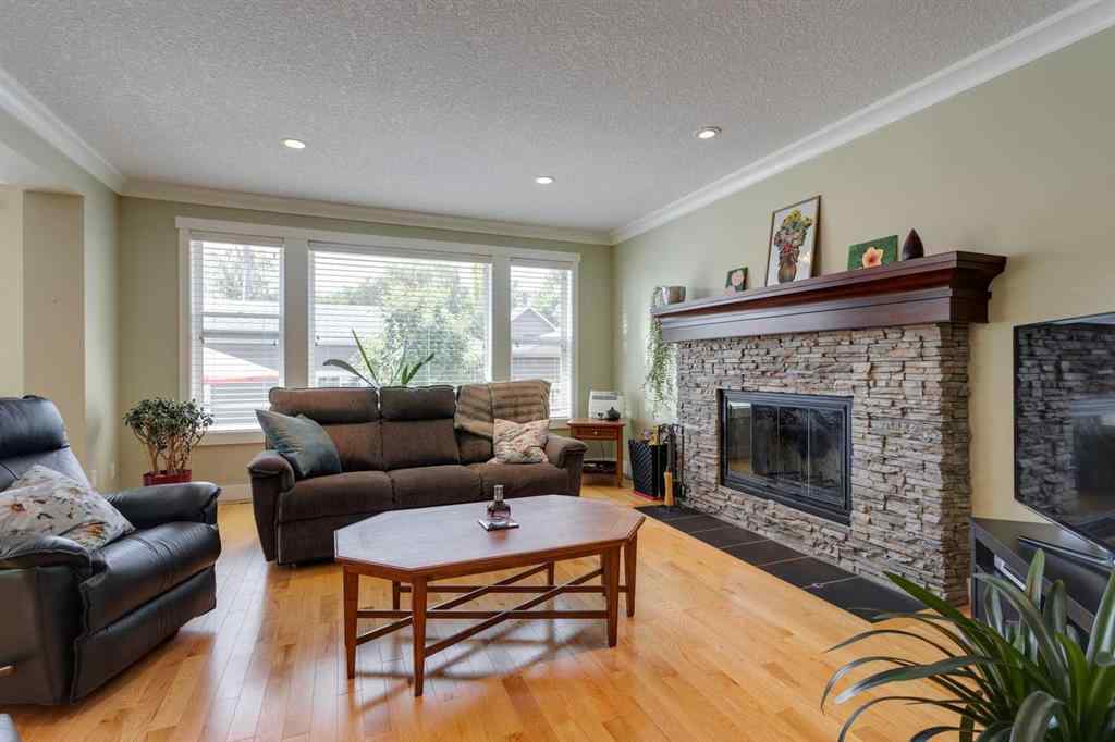 MLS® A2253717 - 417 29 Avenue NW in Mount Pleasant Calgary, Residential