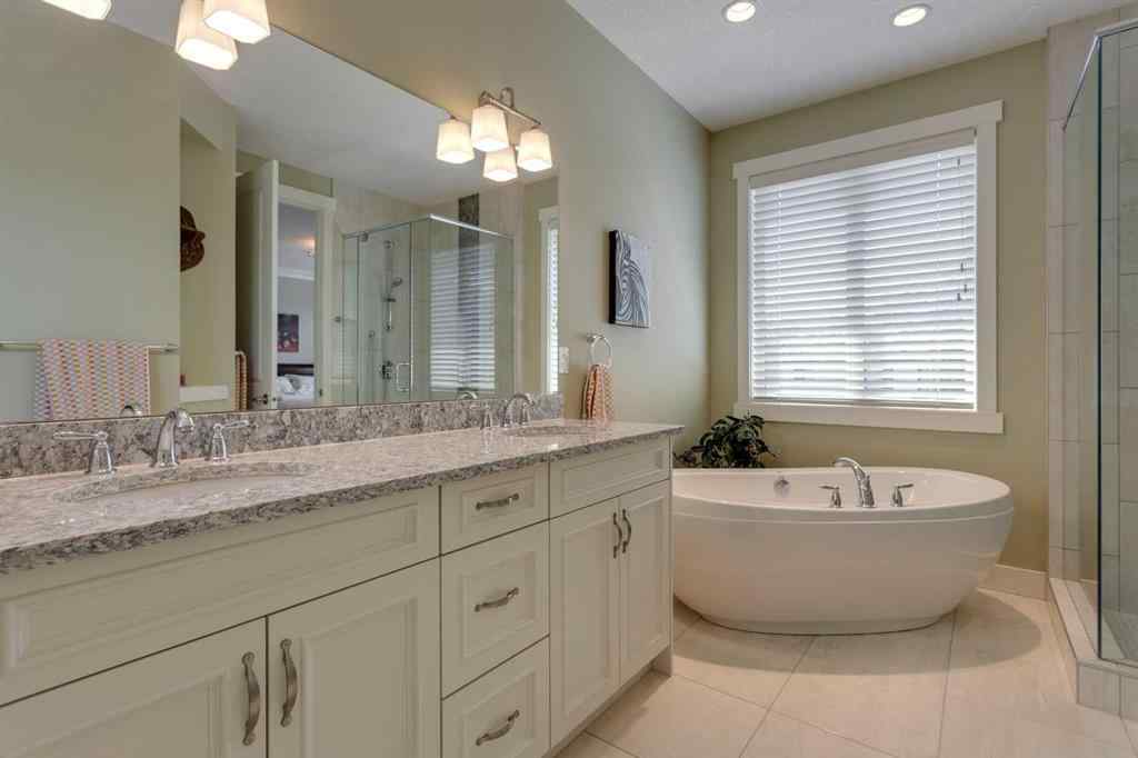 MLS® A2253717 - 417 29 Avenue NW in Mount Pleasant Calgary, Residential