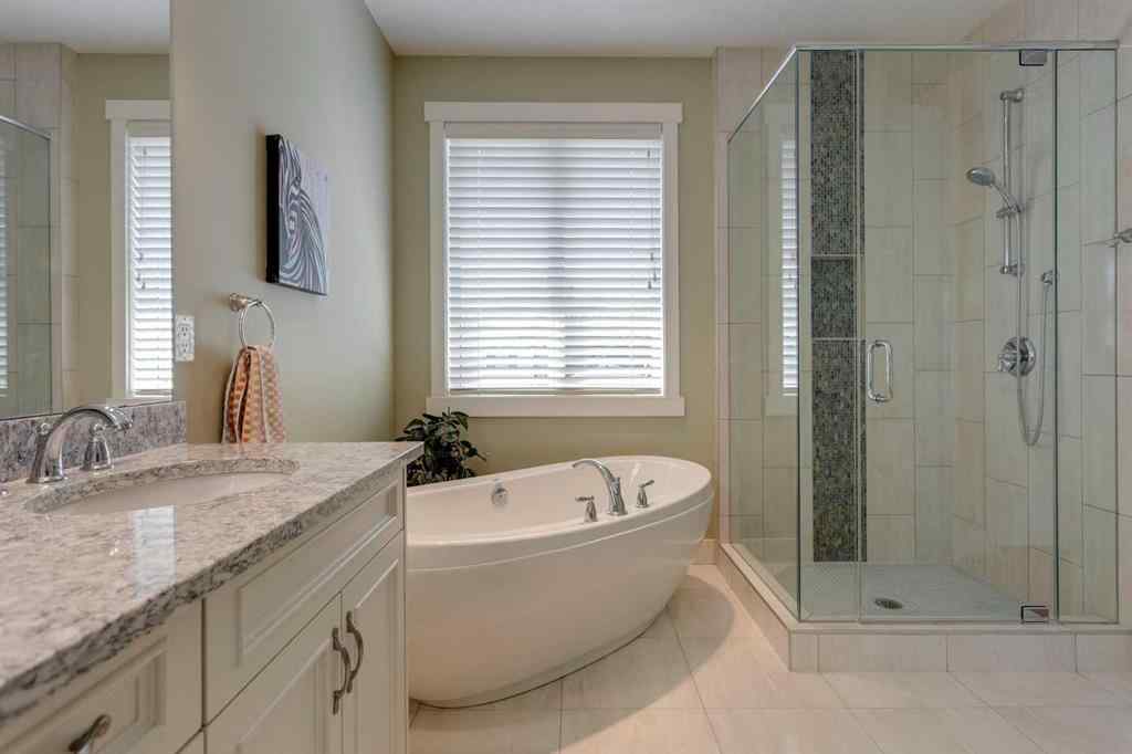 MLS® A2253717 - 417 29 Avenue NW in Mount Pleasant Calgary, Residential