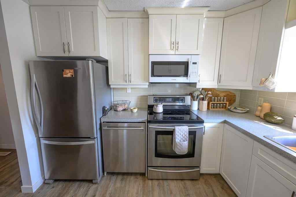 MLS® A2253725 - 8607 99A Street  in Highland Park Grande Prairie, Residential