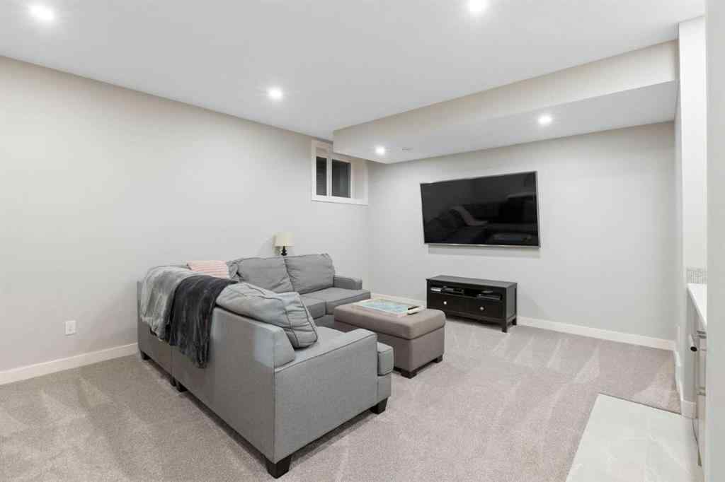 MLS® A2253727 - 4613 72 Street NW in Bowness Calgary, Residential