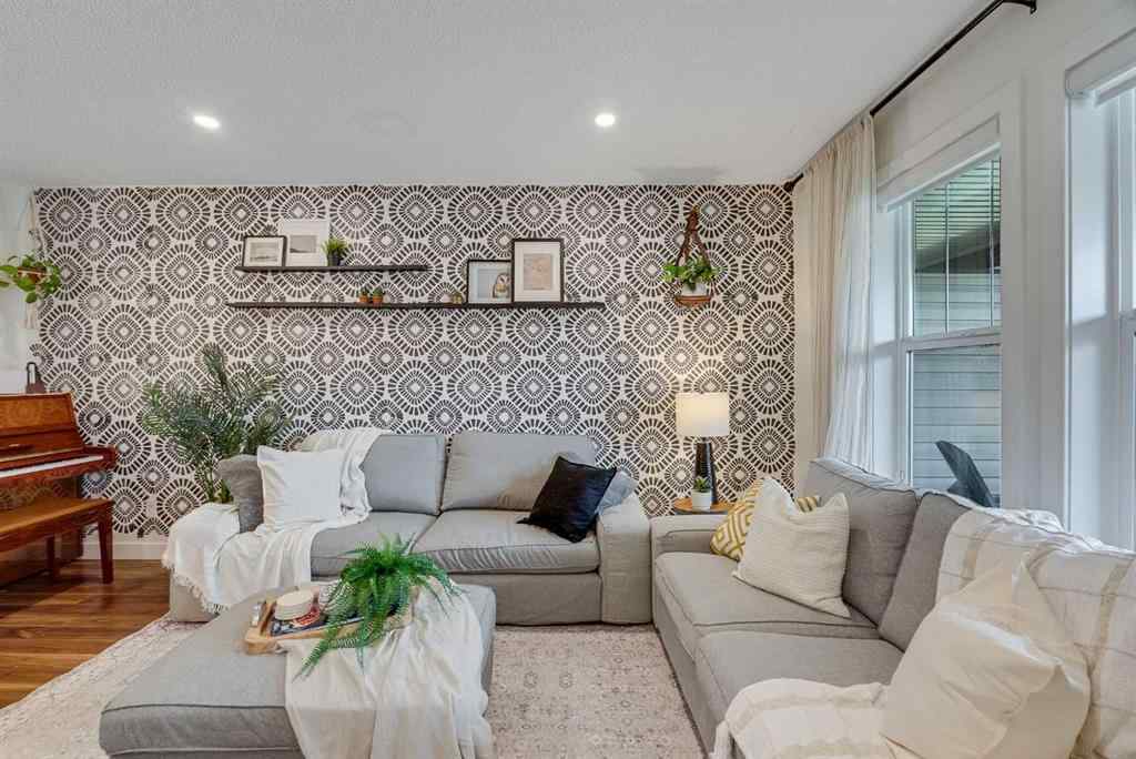 MLS® A2253732 - 1064 Kings Heights Road SE in Kings Heights Airdrie, Residential