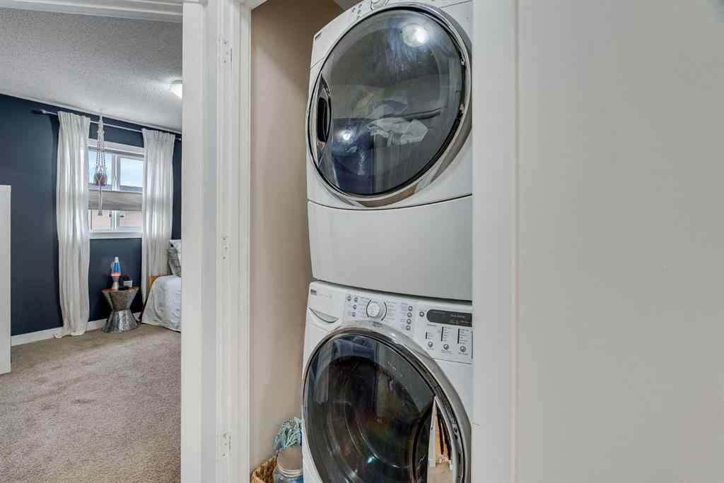 MLS® A2253732 - 1064 Kings Heights Road SE in Kings Heights Airdrie, Residential