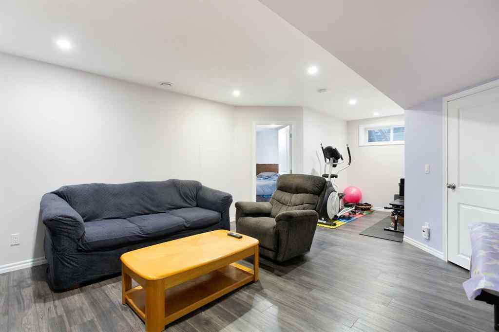 MLS® A2253745 - 332 New Brighton Place SE in New Brighton Calgary, Residential