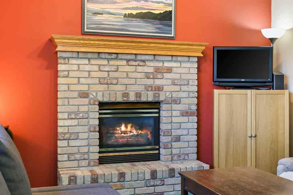 MLS® A2253748 - 104 Hawkmount Close NW in Hawkwood Calgary, Residential