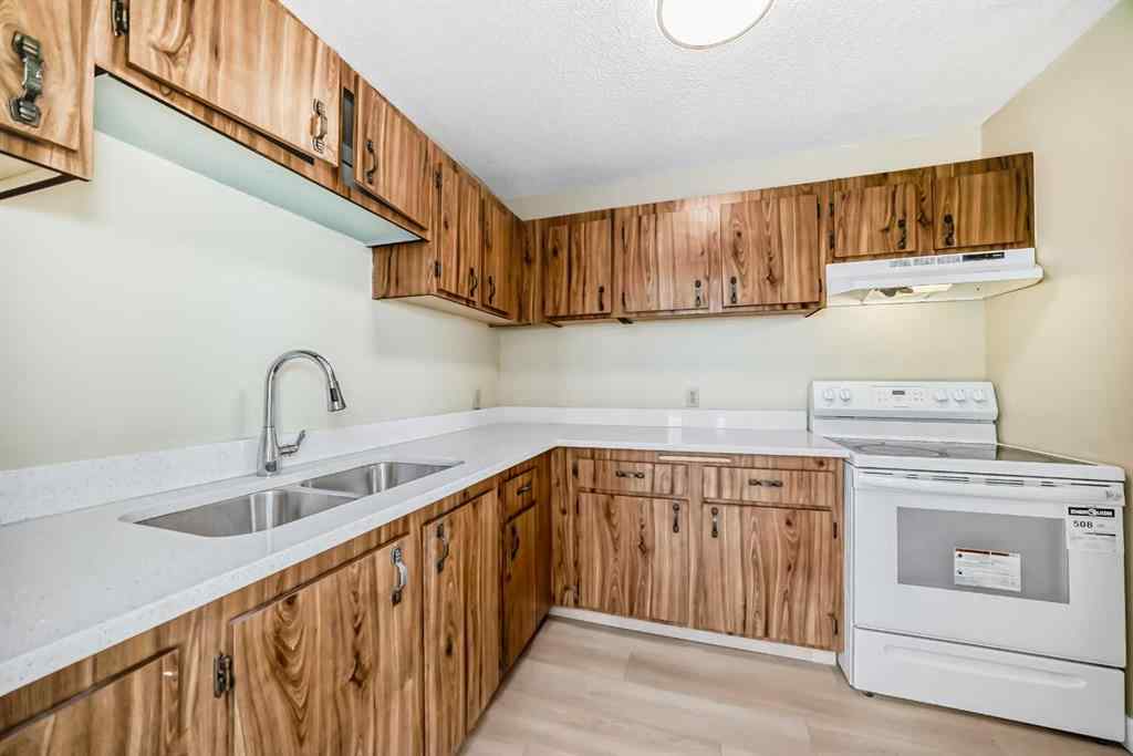 MLS® A2253759 - Unit #10 2511 38 Street NE in Rundle Calgary, Residential